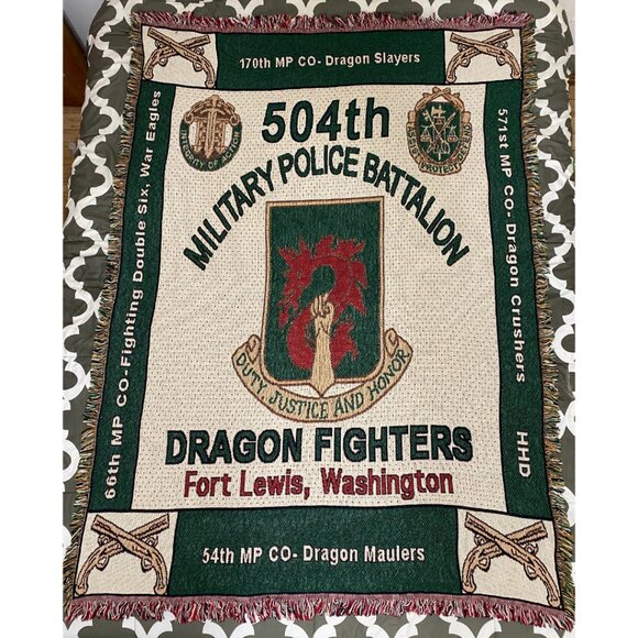 504th Military Police Battalion Dragon Fighters Fort Lewis Washington Blanket - Picture 1 of 2